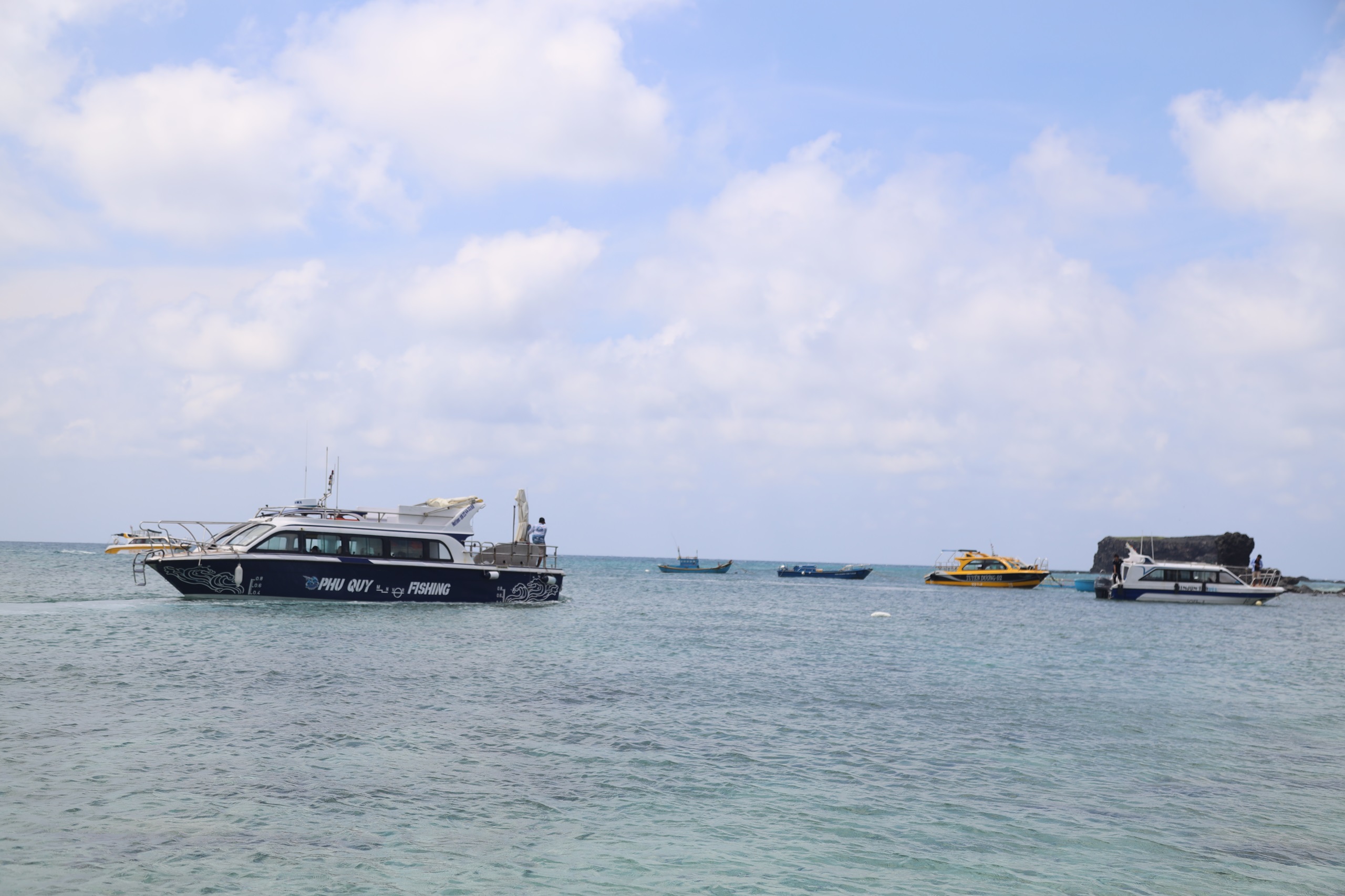 Cano trên biển đảo Phú Quý