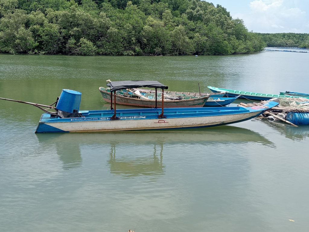 Tàu Cần Giờ